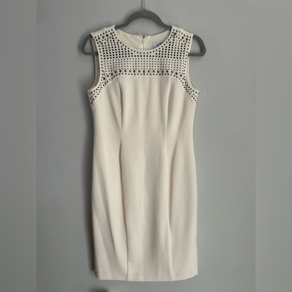 Kasper Woman Sleeveless Sheath Seamed Embellished Dress Cream Size 4 - Picture 7 of 11